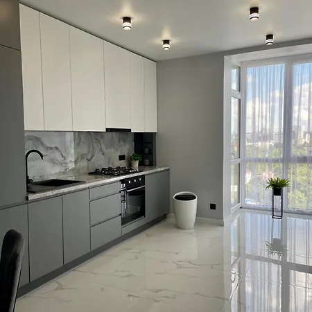 Luxury Stryiska, 108 Lviv