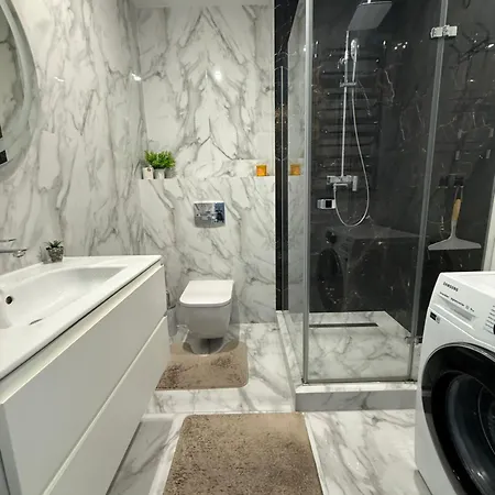 Luxury Stryiska, 108 Lägenhet Lviv